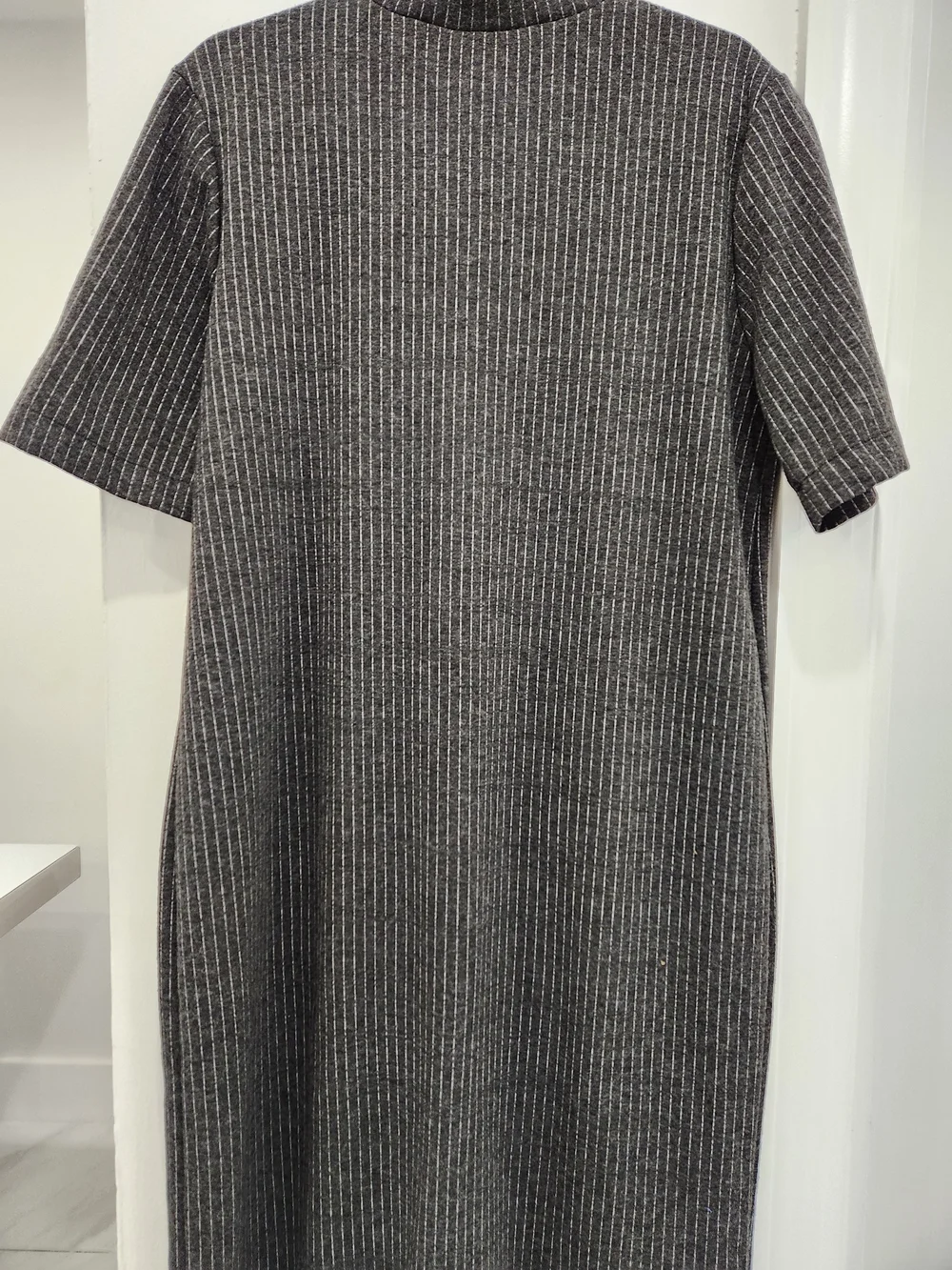 Zara Charcoal Rib-Knit Midi Dress with Front Pockets - Picture 8 of 9